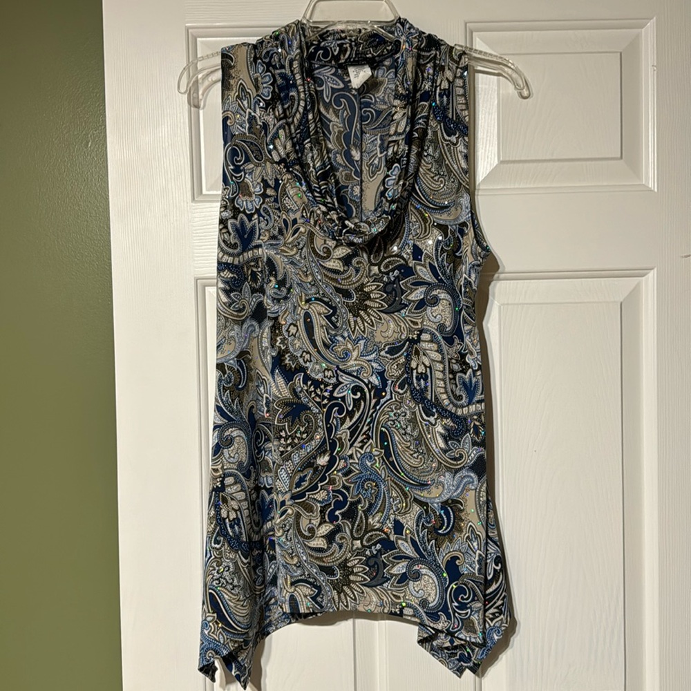 Sleeveless top with navy blue, tan and white design